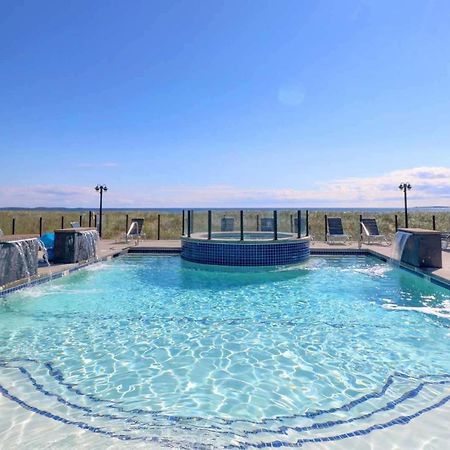 Waves Oceanfront Resort Олд-Орчард-Бич Экстерьер фото