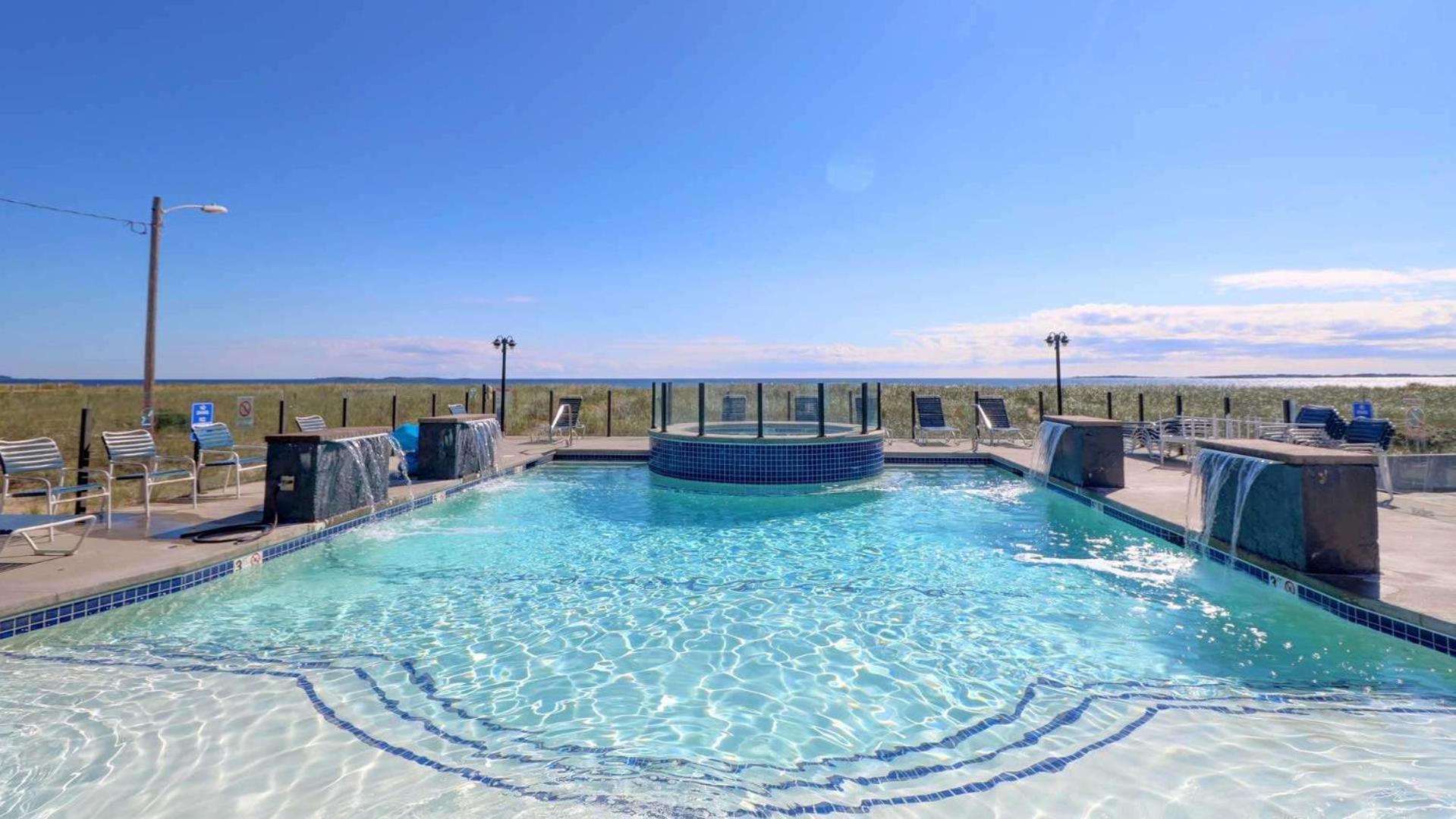 Waves Oceanfront Resort Олд-Орчард-Бич Экстерьер фото