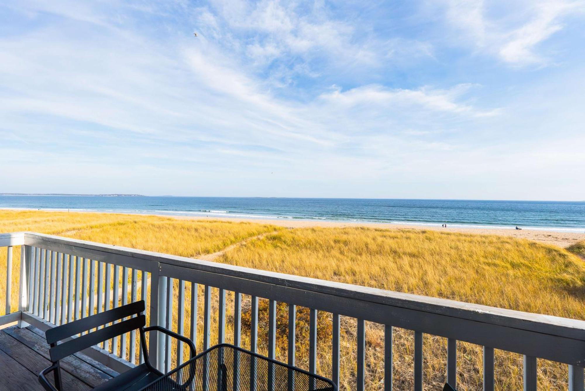 Waves Oceanfront Resort Олд-Орчард-Бич Экстерьер фото
