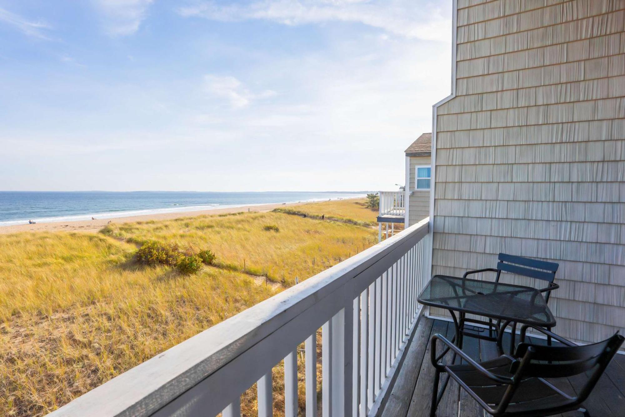 Waves Oceanfront Resort Олд-Орчард-Бич Экстерьер фото